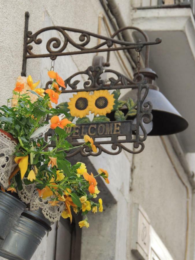 B&B Il Giullare Сульмона Экстерьер фото